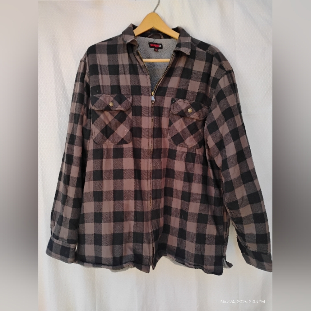Men's  Wolverine brand  Black and Gray Plaid Jacket